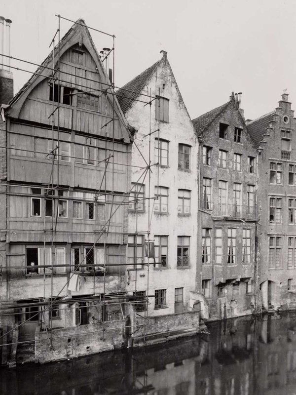 Laatste houten gevel van Gent uit het Archief
